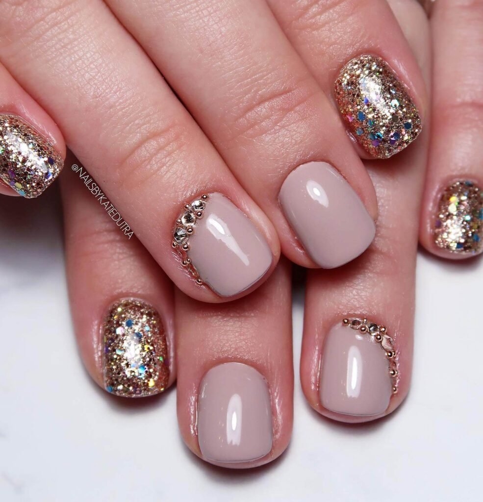 rose gold nails 13 - Rose gold nails are the epitome of elegance and versatility, offering a perfect blend of femininity and sophistication. This stunning nail trend has taken the beauty world by storm, combining soft pink hues with a metallic gold shimmer to create a look that suits every occasion.
