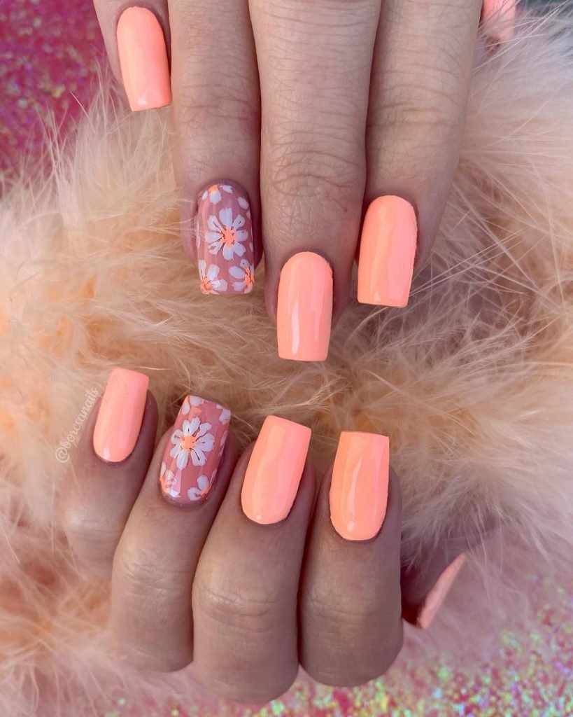 00006 Peach Nails With Designs - Soft, elegant, and effortlessly chic, peach nails with designs are taking over the nail scene. Whether you love delicate floral patterns, abstract swirls, or classy French tips, peach nails with designs add a touch of sophistication to any manicure. I remember scrolling through nail ideas for my last salon visit and stumbling upon the perfect peach nails with designs—a mix of soft ombré and subtle gold accents.