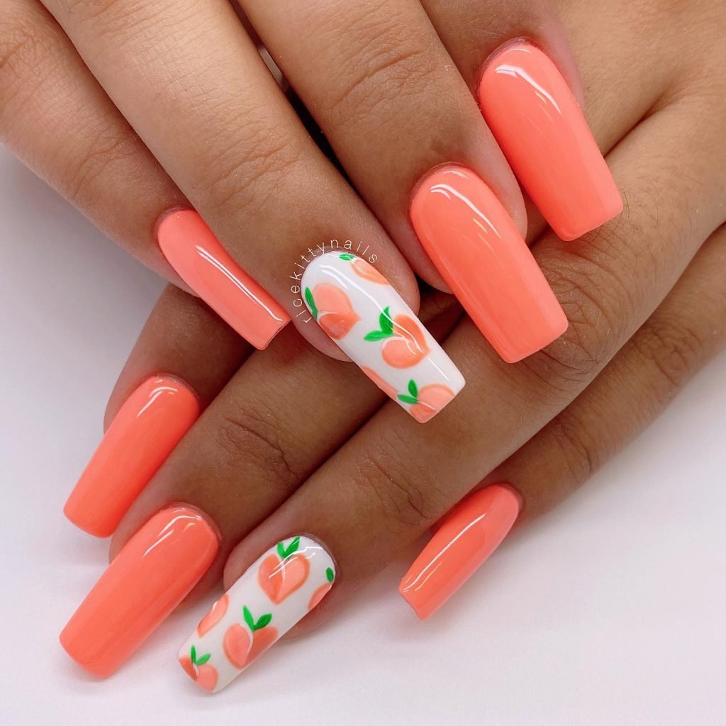 00007 Peach Nails With Designs - Soft, elegant, and effortlessly chic, peach nails with designs are taking over the nail scene. Whether you love delicate floral patterns, abstract swirls, or classy French tips, peach nails with designs add a touch of sophistication to any manicure. I remember scrolling through nail ideas for my last salon visit and stumbling upon the perfect peach nails with designs—a mix of soft ombré and subtle gold accents.