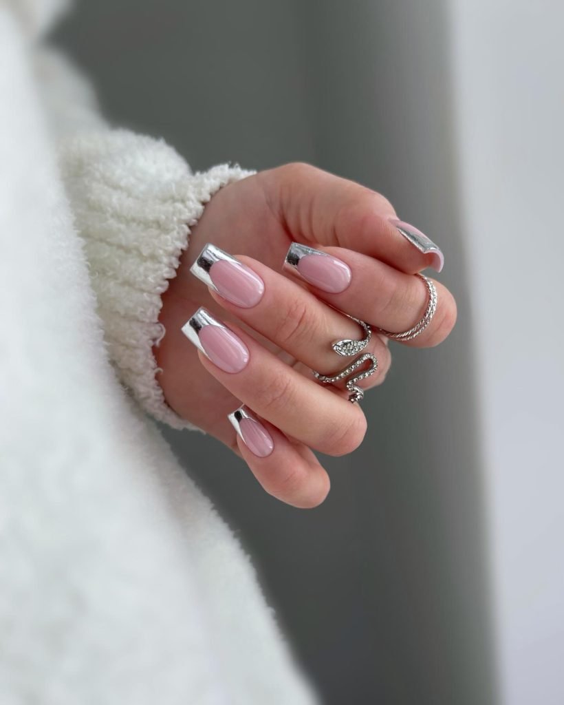 00002 Simple pink nails - I’ve always loved pink nail ideas, especially when they’re elegant and simple because it bring out a soft, classy vibe without being too loud. The way simple pink nails look on your hands, it’s like they whispers sophistication while still being playful.
