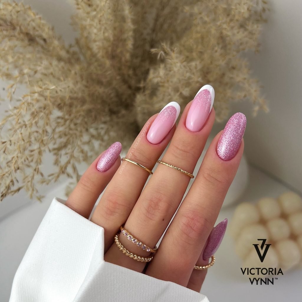 00015 Simple pink nails - I’ve always loved pink nail ideas, especially when they’re elegant and simple because it bring out a soft, classy vibe without being too loud. The way simple pink nails look on your hands, it’s like they whispers sophistication while still being playful.