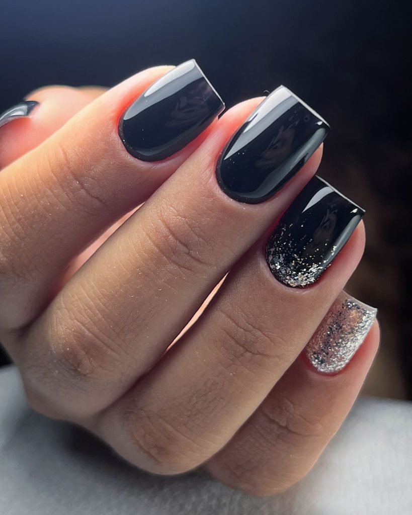 00013 Short Black Nails - Ever since I first discovered Short Black Nails, I’ve been hooked on their bold, classy vibe. Whether I’m prepping for a night out, a casual day at work, or simply feeling like adding a fierce touch to my look, Short Black Nails always seem to bring that perfect mix of chic and edgy.