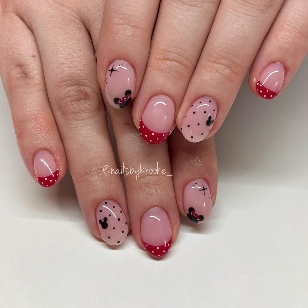 00016 Short Gel Nails - I’ve always been obsessed with Short Gel Nail Ideas, ever since I tried my first set of short gel nails before a cousin’s wedding. The shine, the neat shape, and the low-maintenance vibes made me fall in love with Short Gel Nail Ideas instantly.