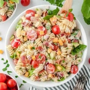 25 Easy High School Lunch Ideas 18 BLT pasta salad square