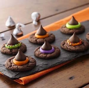 a6e2274e 9dc8 462d 8676 f0ad9dd5d701 - In this post, I'll delve into a variety of beloved Halloween treats and their recipes. Whether it's crafting bat Oreo truffles or concocting Frankenstein marshmallow pops, the options for Halloween-themed desserts are vast, perfect for gatherings or indulging your sweet cravings. Stay tuned for a flavorful journey through spooky sweets!