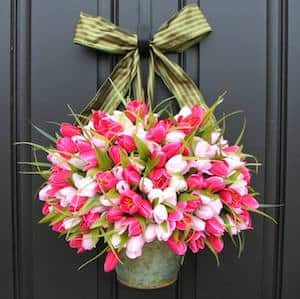 04 easter wreath ideas homebnc - Embrace the allure of DIY dollar tree farmhouse Easter decoration concepts! Uncover rustic Easter table arrangements and homemade farmhouse Easter entrance adornments to establish a cozy, inviting ambiance.