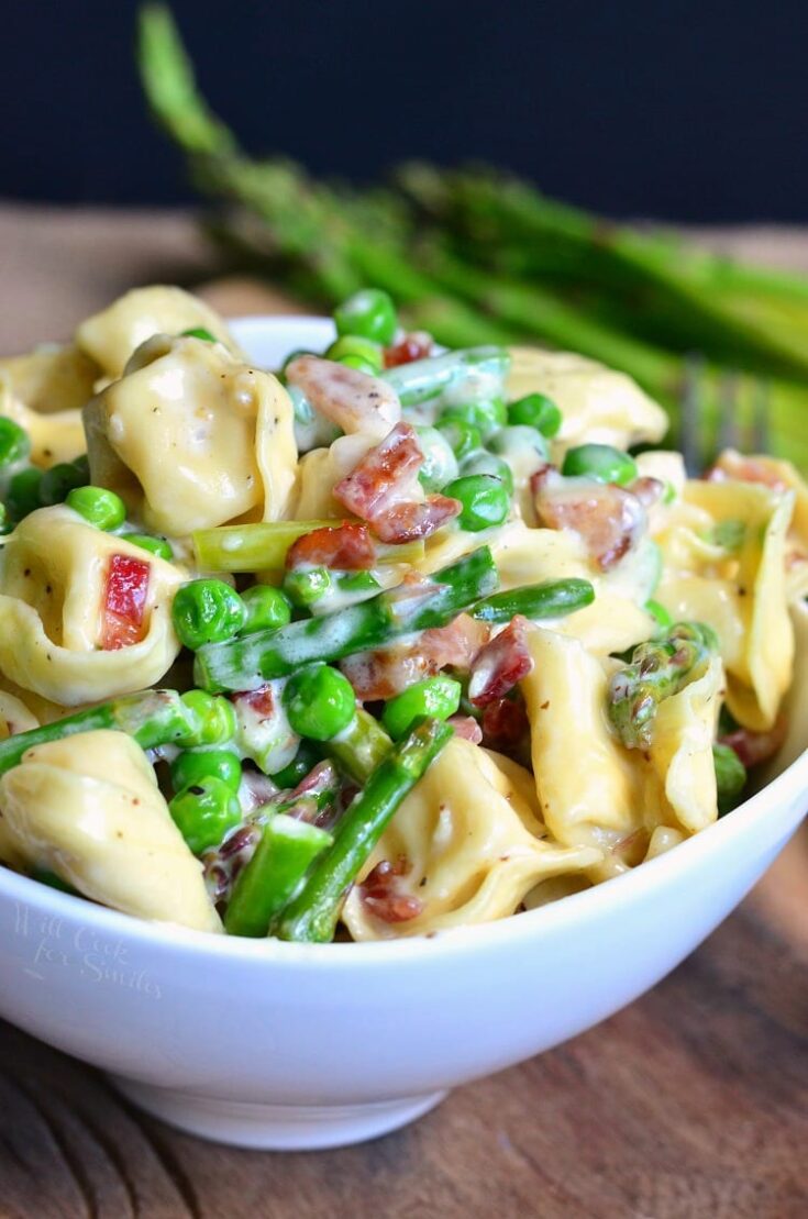 Creamy Spring Tortellini with Peas Asparagus and Bacon 2