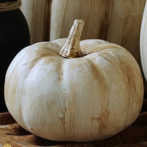 DIY Rustic Pumpkins Pinterest - Rustic fall decor embodies the cozy charm and natural beauty of the autumn season. Drawing inspiration from the rich hues of changing leaves, the crispness in the air, and the warmth of harvest gatherings, rustic fall decor incorporates elements such as weathered wood, burlap, dried foliage, and muted earth tones.