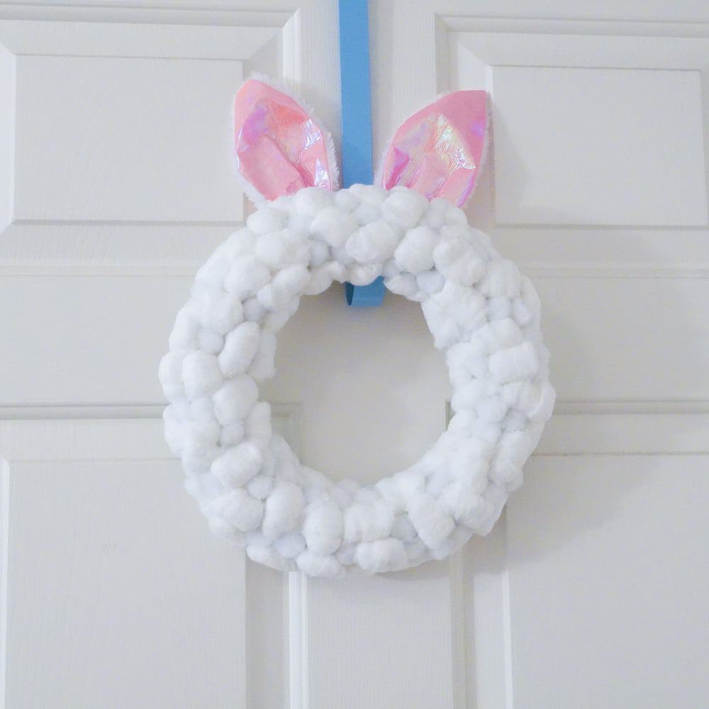 DSC01434 3 - Discover the allure of crafting your own Easter wreaths for the front door with these imaginative Easter wreath decoration concepts! Embrace a variety of styles, including rustic Easter wreaths, Easter egg wreaths, Easter bunny wreaths, and Easter basket wreaths, as well as vibrant spring flower wreaths.