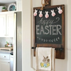 Easter mini bunny bunting 11 - Embrace the allure of DIY dollar tree farmhouse Easter decoration concepts! Uncover rustic Easter table arrangements and homemade farmhouse Easter entrance adornments to establish a cozy, inviting ambiance.