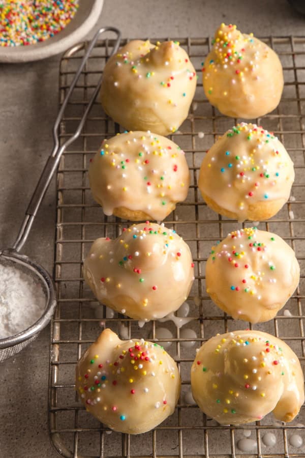 easter cookies pict 1 of 1 - Delve into the Easter spirit with our simple yet delightful Easter cookies for children! From adorable bunny-shaped cookies to beautifully adorned egg cookies, we offer a variety of recipes that will add a festive flair to your holiday celebration.