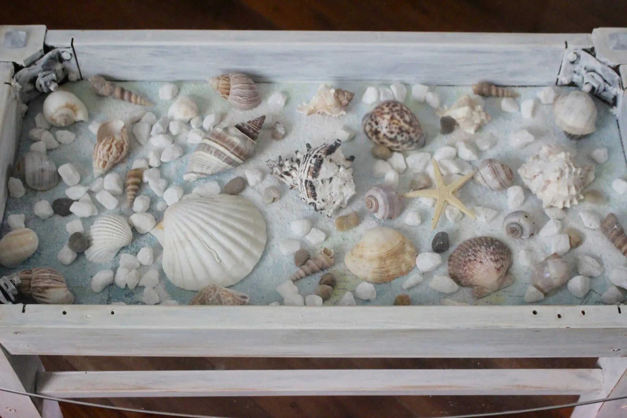 image 246 - Crafting at the beach brings the coastal vibes indoors. Delve into homemade beach crafts for children and craft shell-themed artworks that embody the essence of the sea. From sand-filled bottles to maritime-inspired projects, there's a creative endeavor suitable for every age and expertise. Adorn your surroundings with driftwood decorations and sea glass creations, or showcase your style with ocean-inspired jewelry designs.