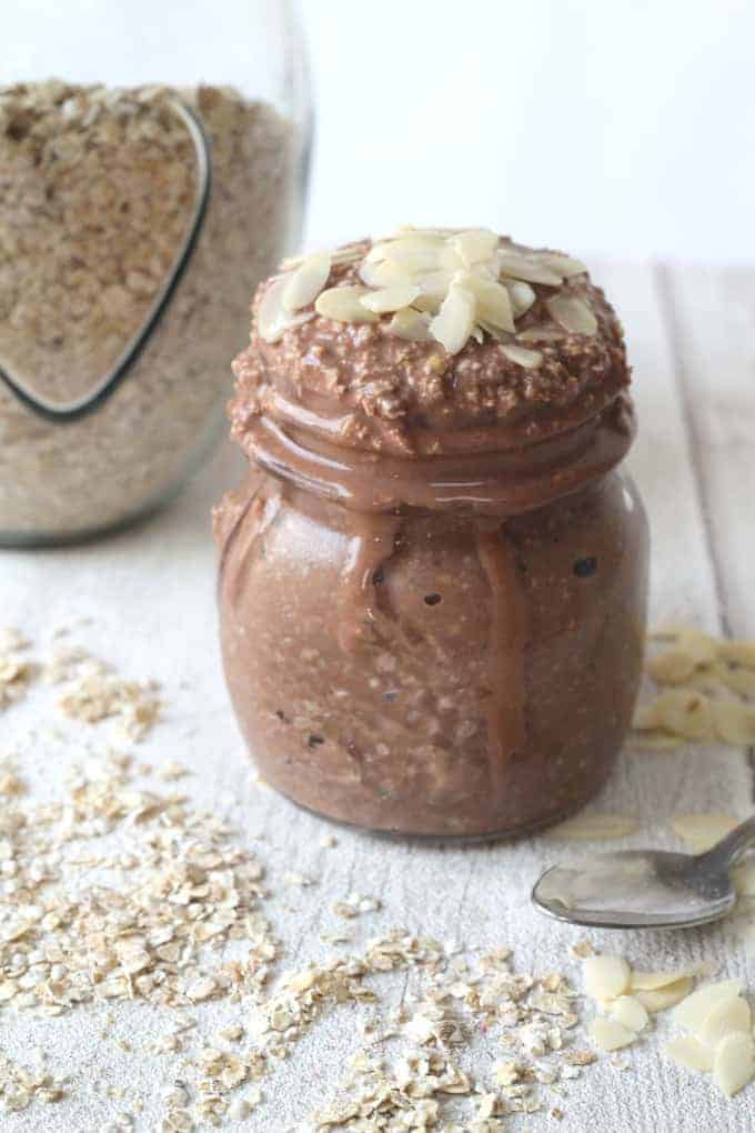 25 Easy Overnight Oats Recipes 34 Cocoa Banana Overnight Oats 001