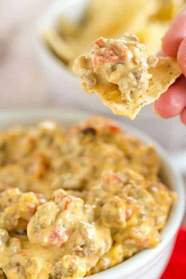 31 Best Super Bowl Party Food 28 game day dip 34 600