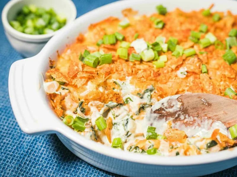 imagen 8635 - ¿Te sobró pavo y no sabes qué hacer con él? ¡El pavo horneado al estilo suroeste de Mary es la receta perfecta para una cena satisfactoria y para darle un buen uso a ese pavo! ¡Es la combinación perfecta de pavo, vegetales sustanciosos, crema agria picante y queso derretido! El pavo horneado al estilo suroeste de Mary es sabroso y garantiza que tu pavo no se desperdicie. En todo caso, ¡revitaliza tu pavo en un plato nuevo y audaz! ¡Gracias, Mary!
