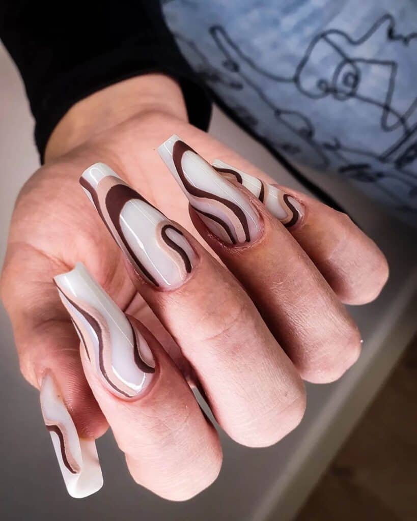 Explore the stylish realm of contemporary nail art with cutting-edge designs, fashionable nails, and inspiration for all seasons and events.