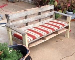 Diy backyard Pallet Patio Bench 