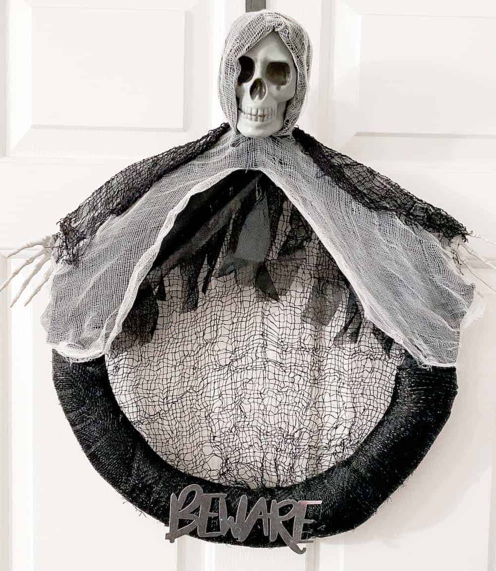 IMG 1123 3 - As the spooky season approaches, there's nothing quite like getting into the Halloween spirit by crafting your own decorations. One of the most impactful ways to welcome trick-or-treaters and guests is with a creative wreath that exudes both charm and a touch of fright.