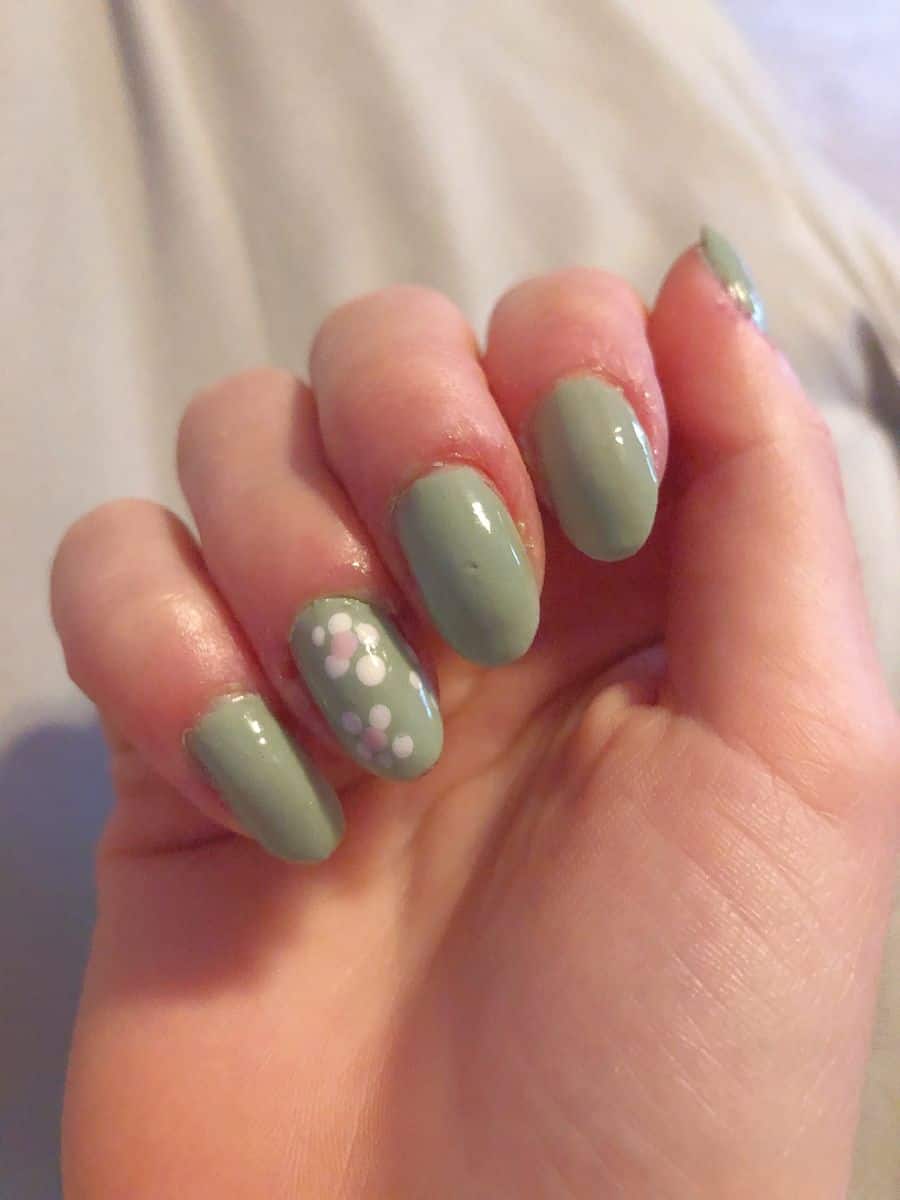 Sage green flower nail design - Earthy Sage Green Nail Designs