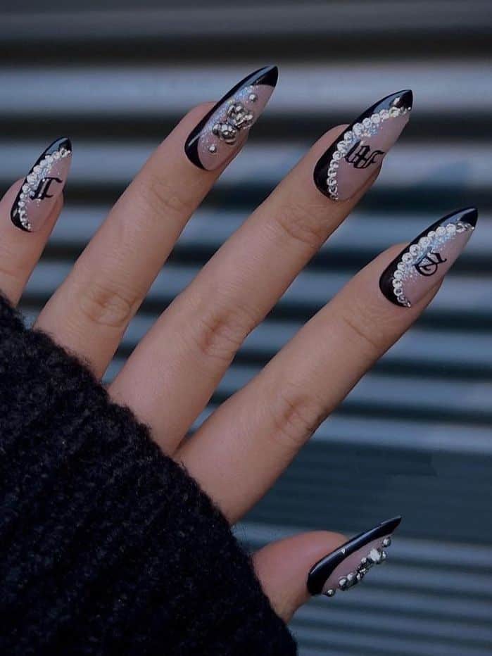 Elegant Korean Black Nails for a Trendy Fall Look - Fall Black Nail Color