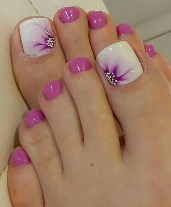 Beach Summer Toe Nail Designs: Vibrant Vacation Trends