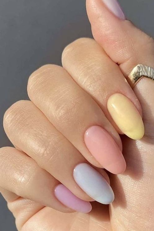 trendy pastel nails