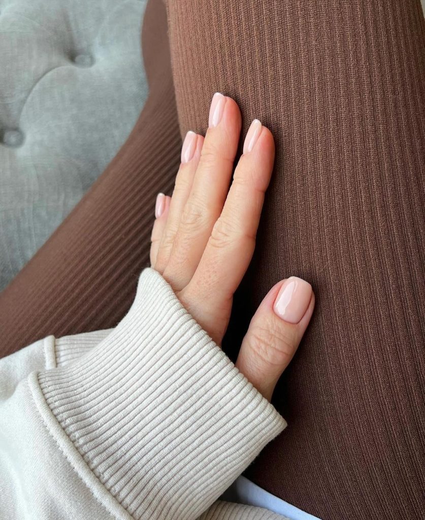 minimalistic nails for winter - When the temperature drops, it's time to switch up your manicure with winter nail designs that capture the season's magic. Whether you love winter nail designs with icy blue tones, cozy sweater patterns, or festive holiday themes, there's a perfect look for every style. From delicate snowflakes to shimmering metallics, winter nail designs can be both elegant and playful.