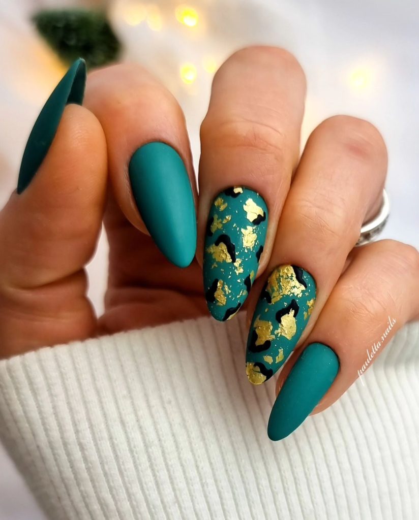00020 Matte Green Nails - I’ve always loved experimenting with nail colors, but nothing feels quite like chic matte green nail ideas during the cooler months. The first time I tried matte green nails, I was going for something simple but what happened was—everyone noticed it, even strangers.